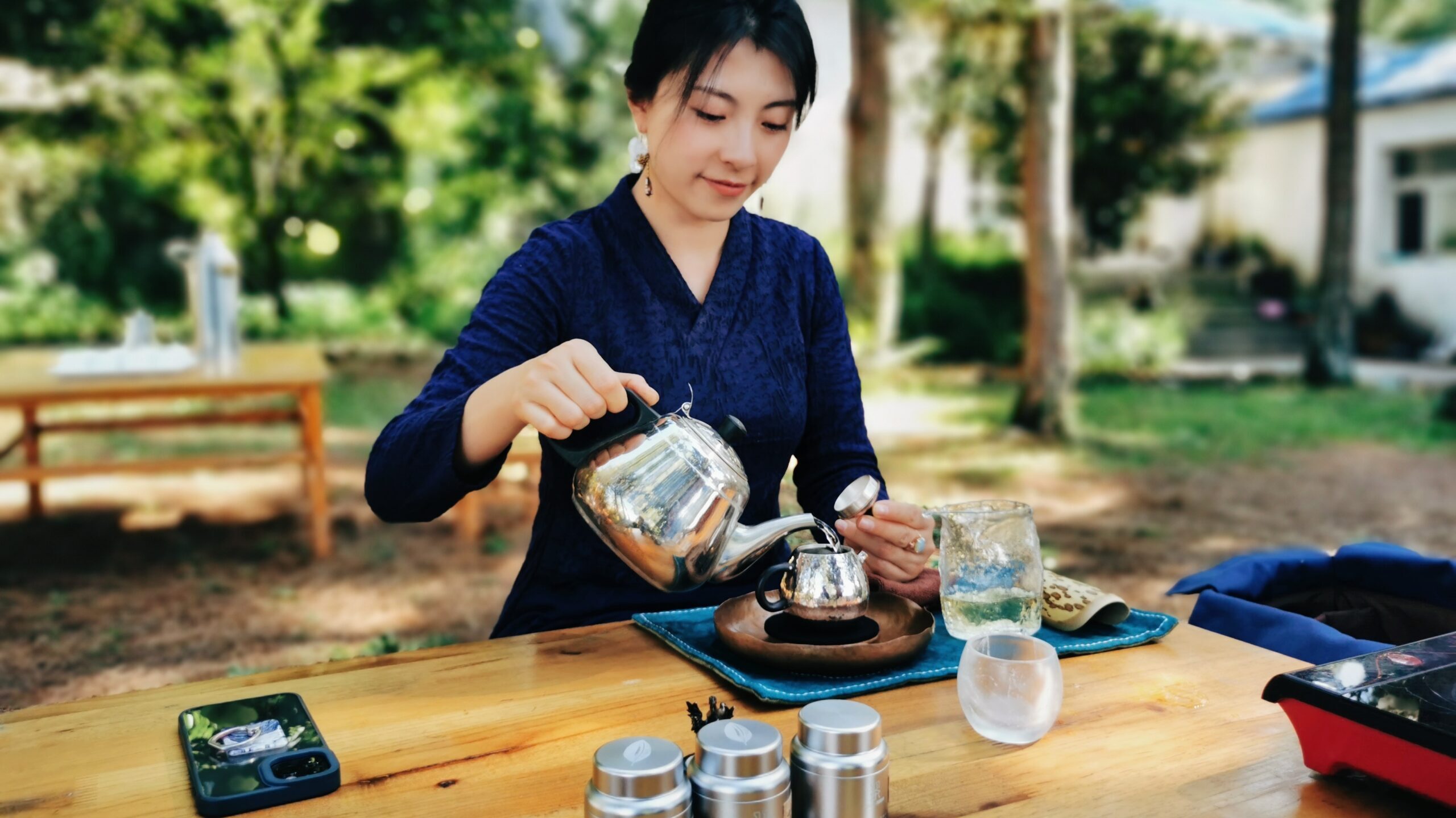 Tea Under the Oaks at SUN/SETS